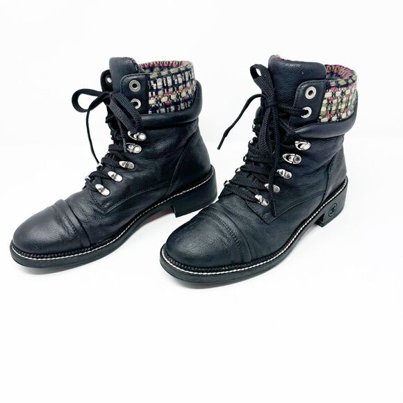 CHANEL Black Leather Tweed Combat Boots – Lace-Up – EU 40.5 - Picture 1 of 15